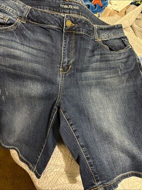 Maurices Dark Blue Shorts size 22w